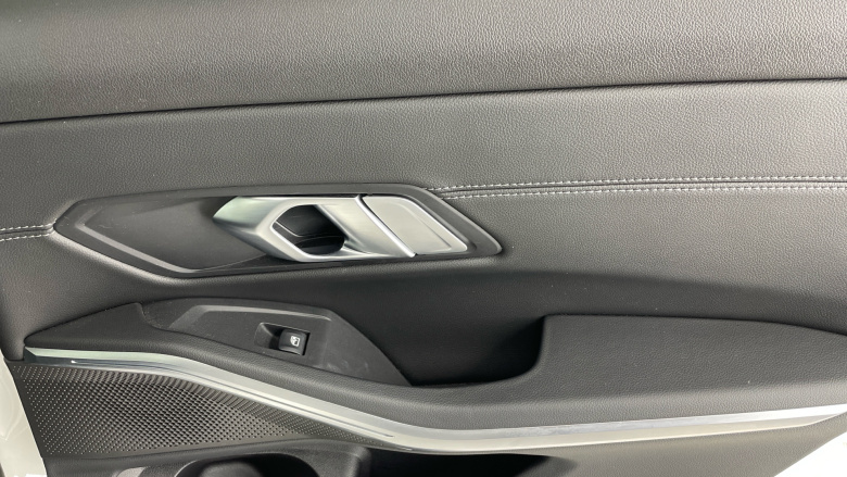 BMW 3 Series 330e M Sport 4dr Step Auto Saloon